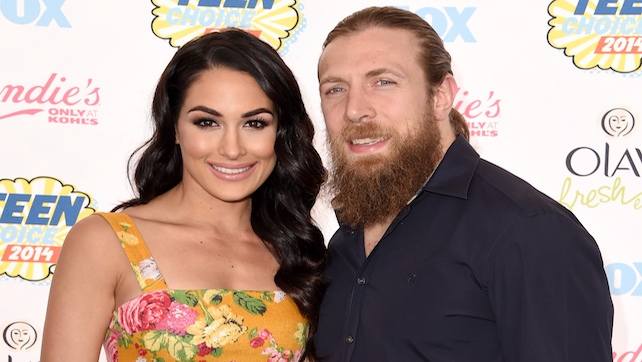 Daniel Bryan & Brie Bella Share A Tender Moment In-Ring; Nikki Bella Headlocks Brie