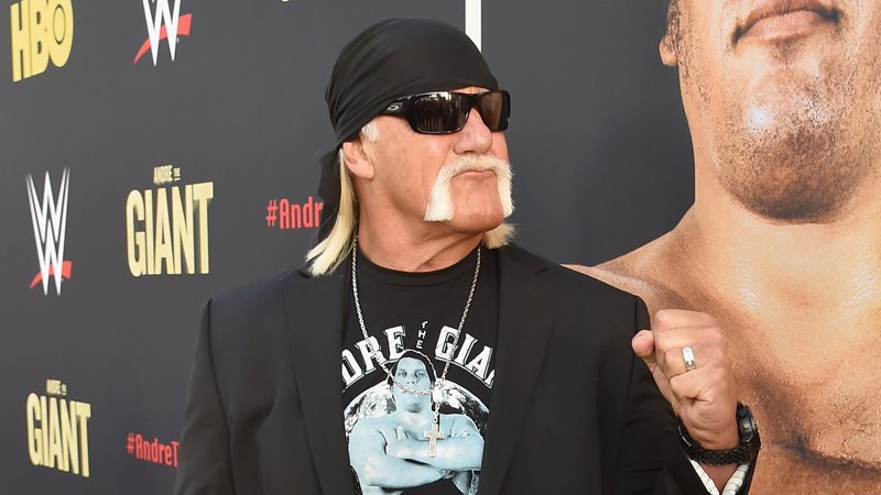 Hulk Hogan At Signing In Orlando; Sami Callihan’s Match Stopped Due To Excessive Violence