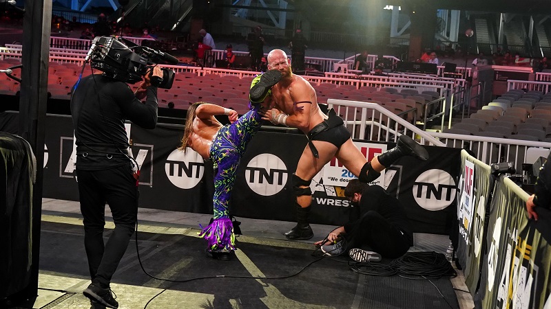 AEW Dynamite Fans Stu Grayson Superkick