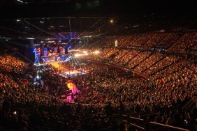 all elite wrestling ring crowd