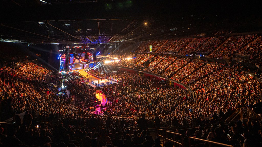 all elite wrestling ring crowd