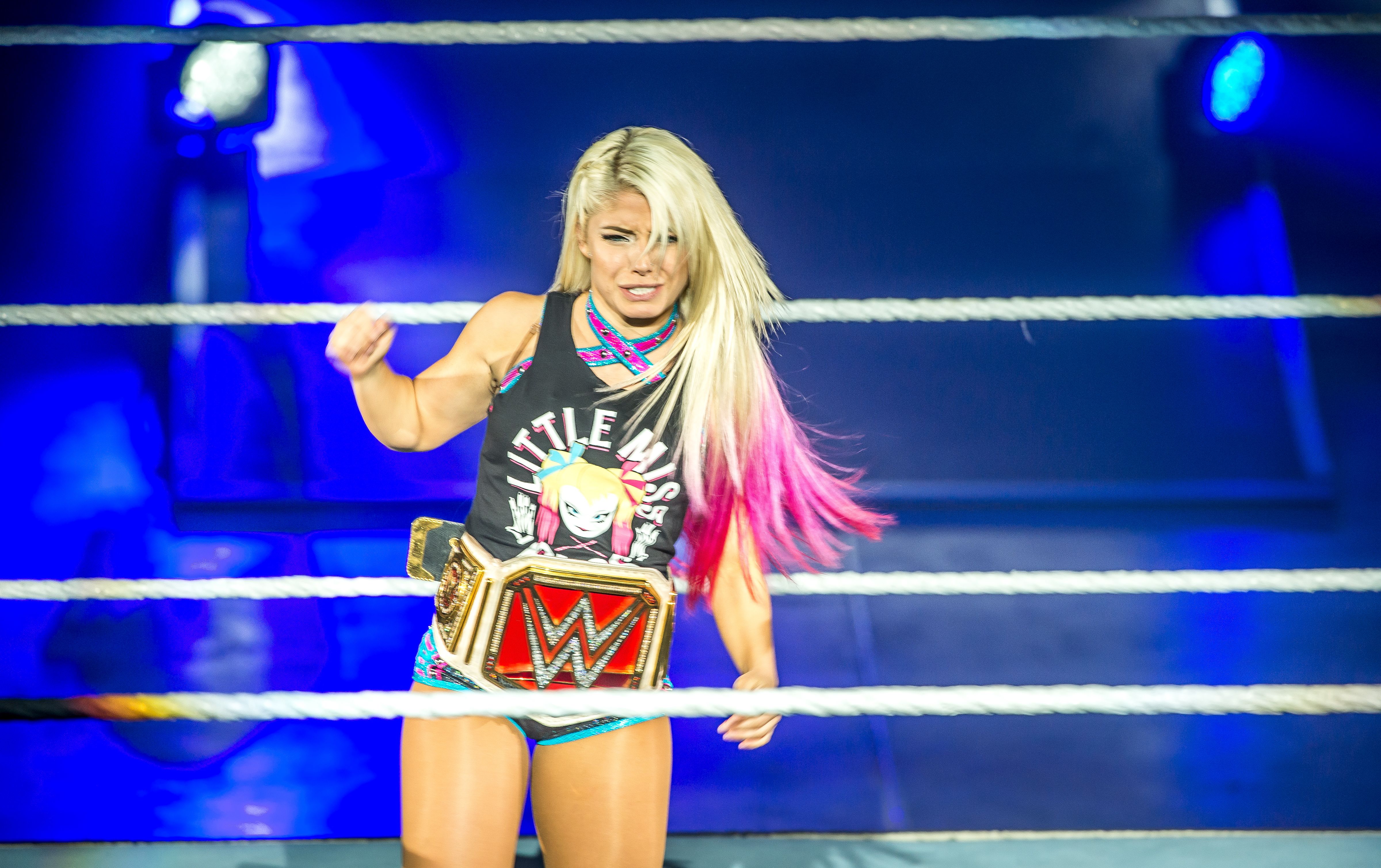 Alexa Bliss v Bayley