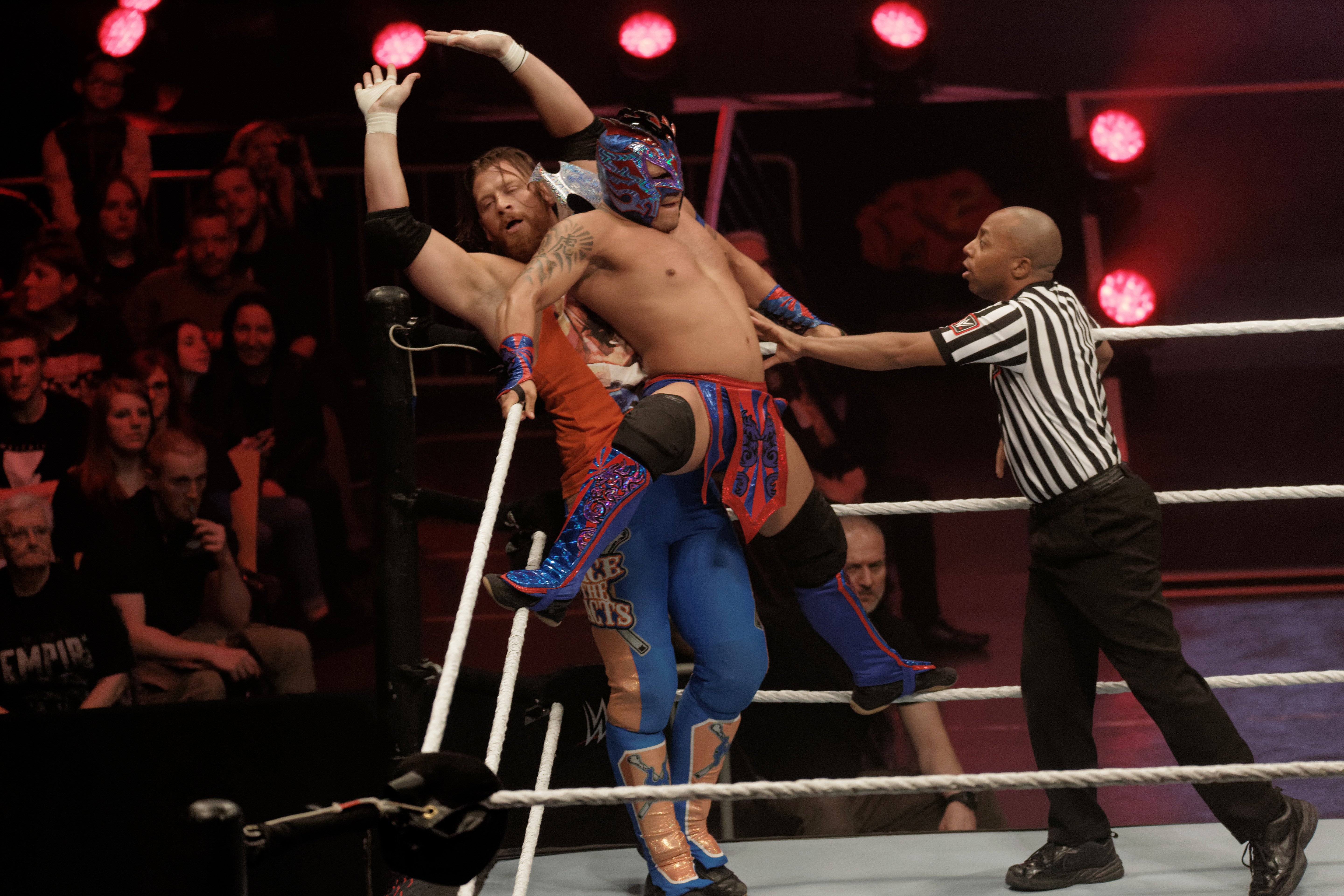 Curt Hawkins v Kalisto