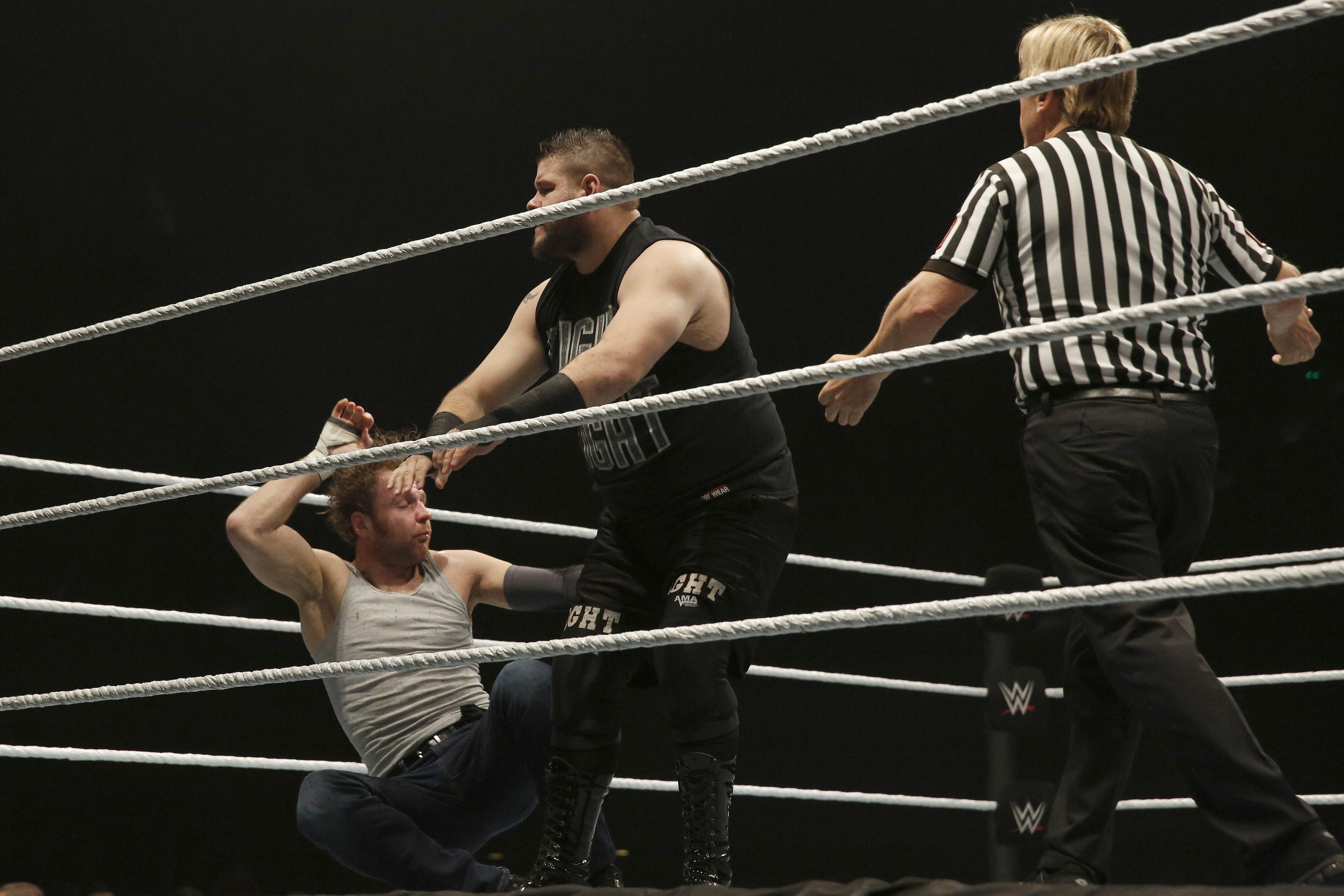 Dean Ambrose vs Kevin Owens