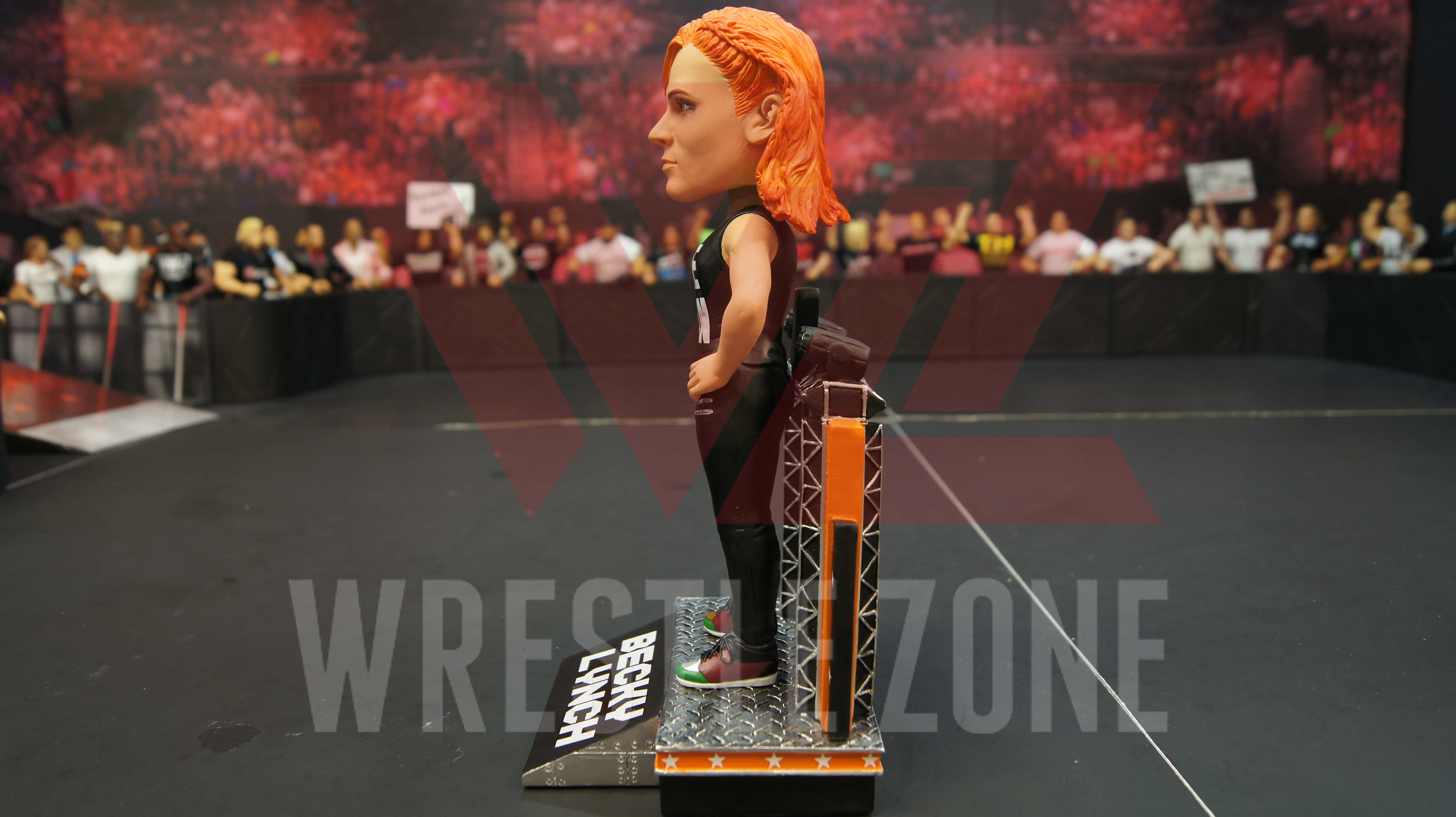 Wwe_foco_bobbleheads_becky_d