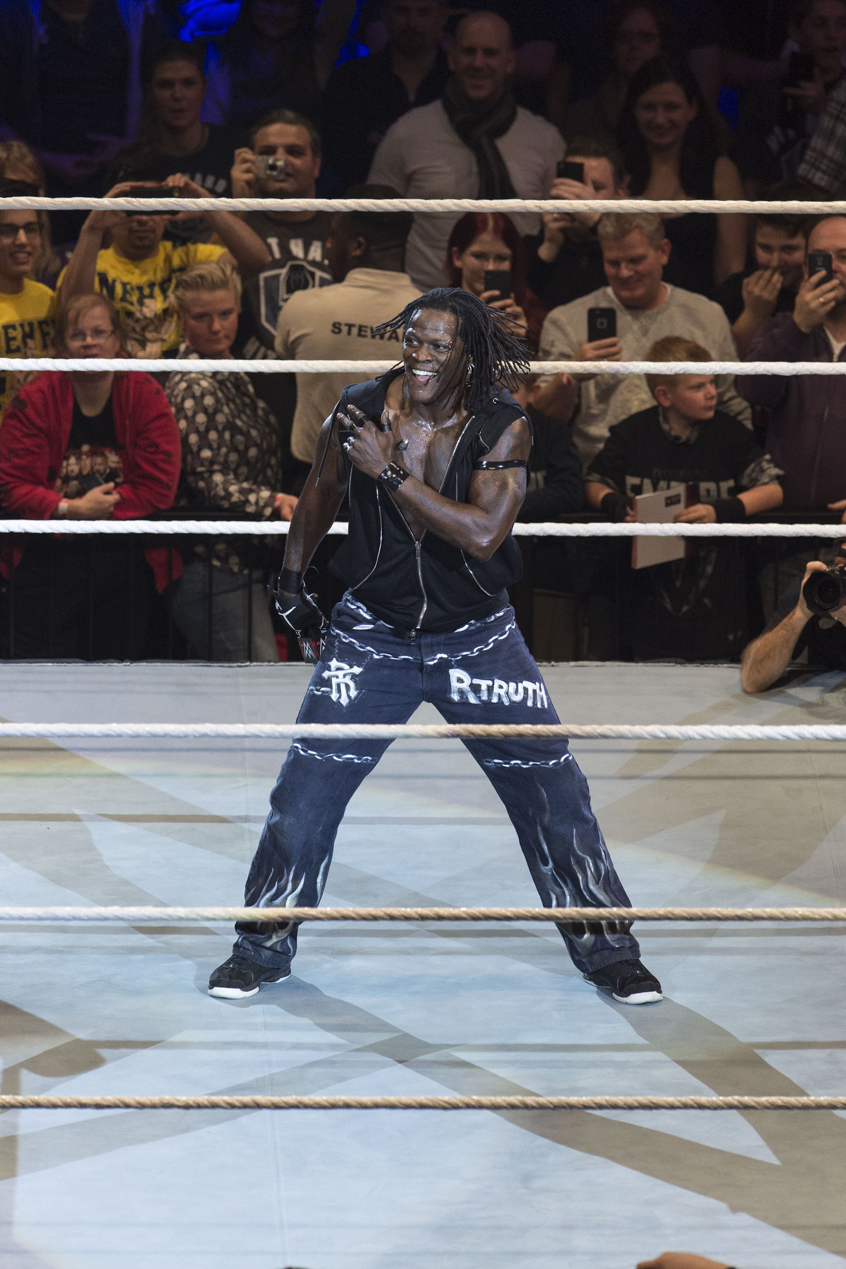 R Truth