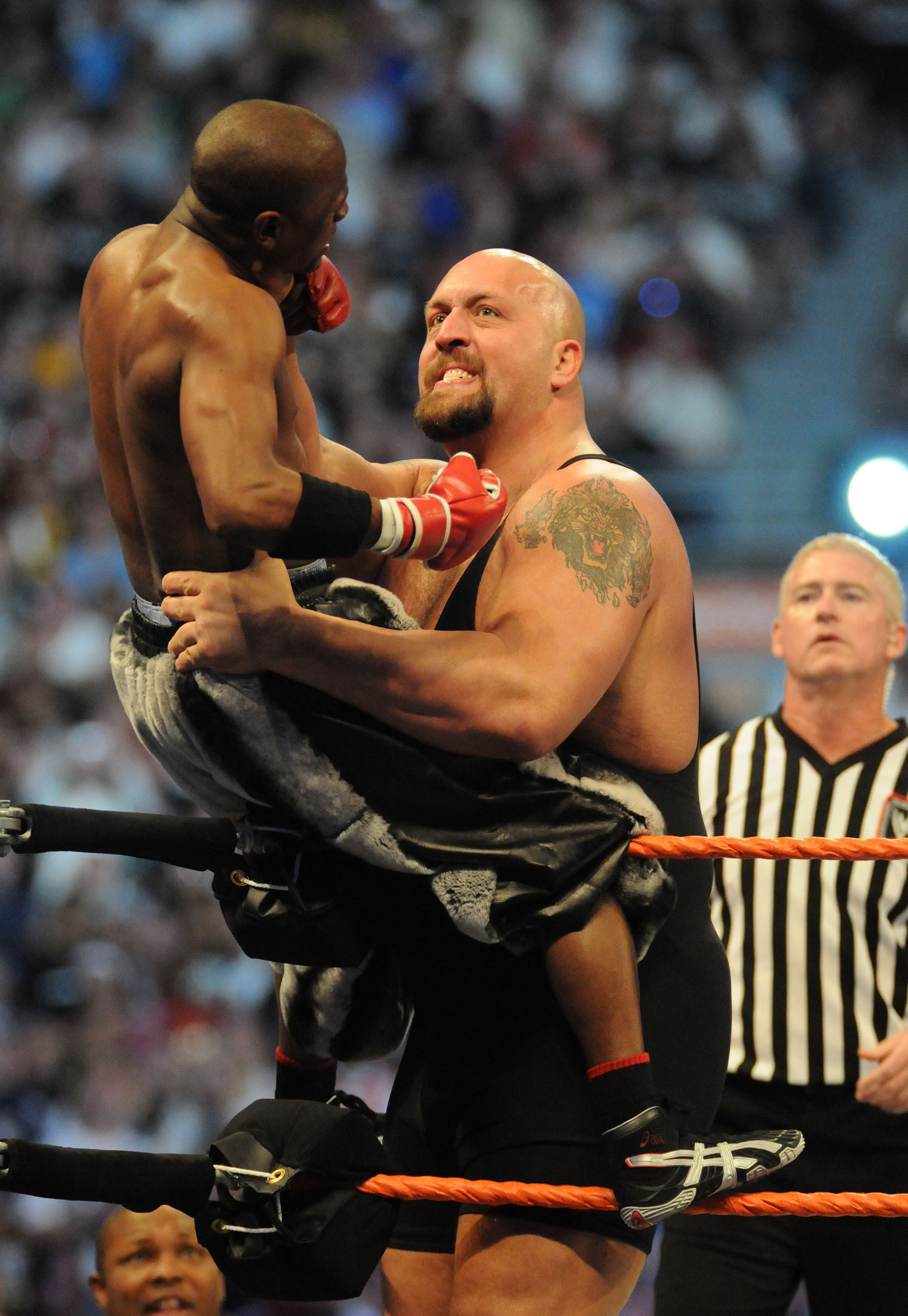 The Big Show vs Floyd Mayweather