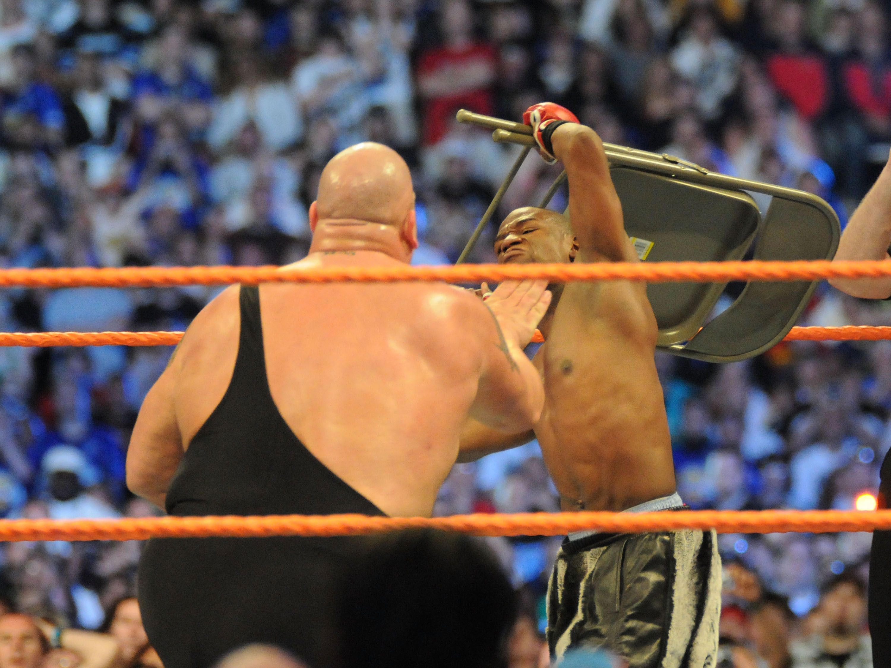 The Big Show vs Floyd Mayweather