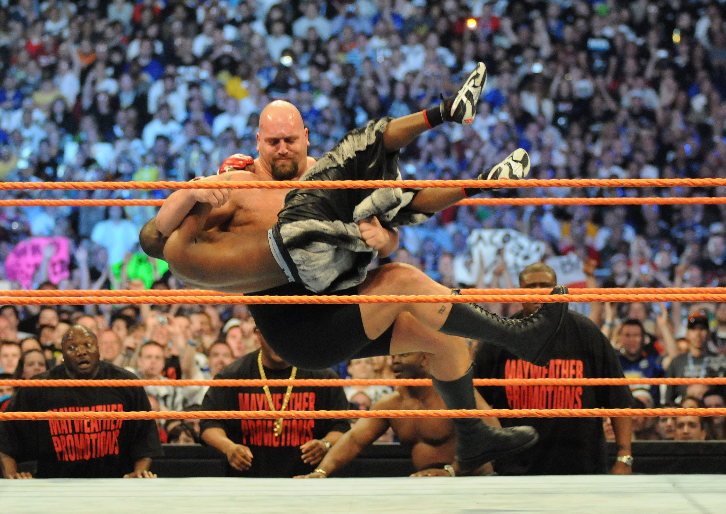 The Big Show vs Floyd Mayweather