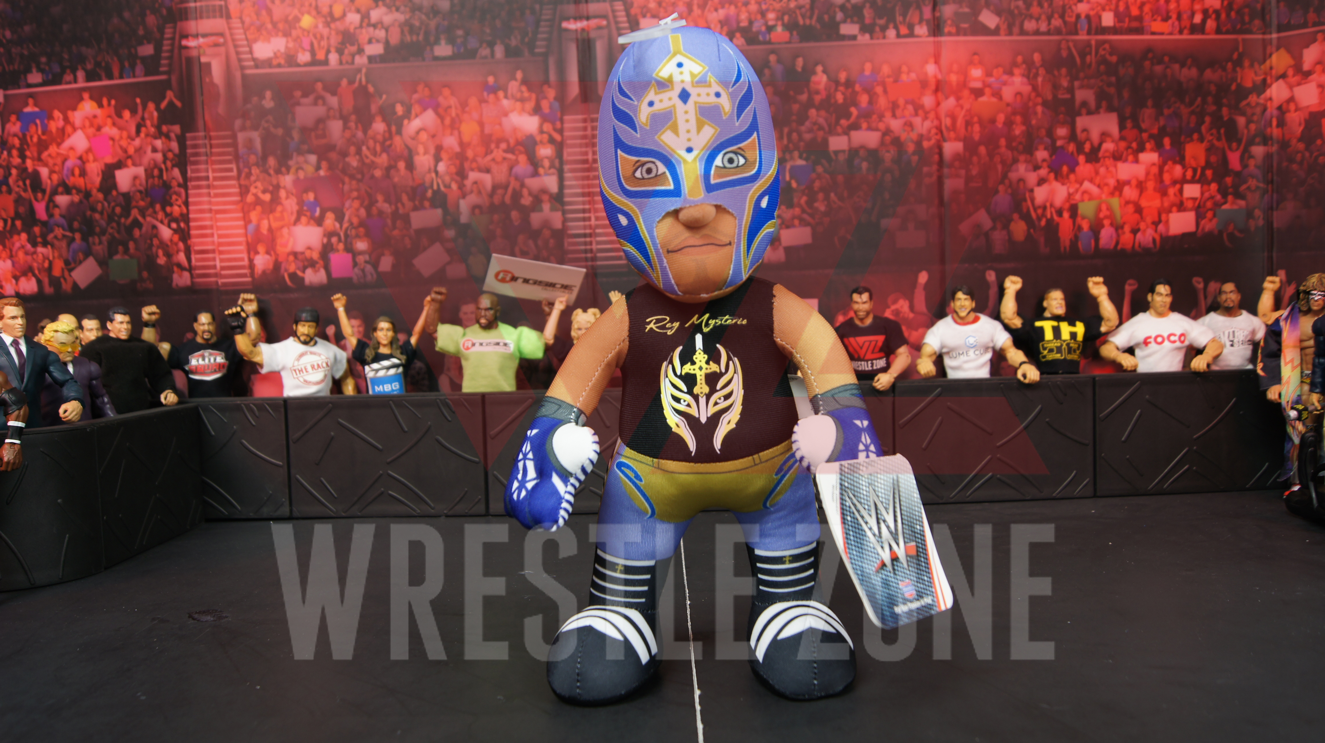 Wwe_bleacher_creatures_rey_a